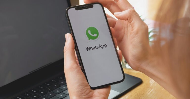 WhatsApp Romantic DP